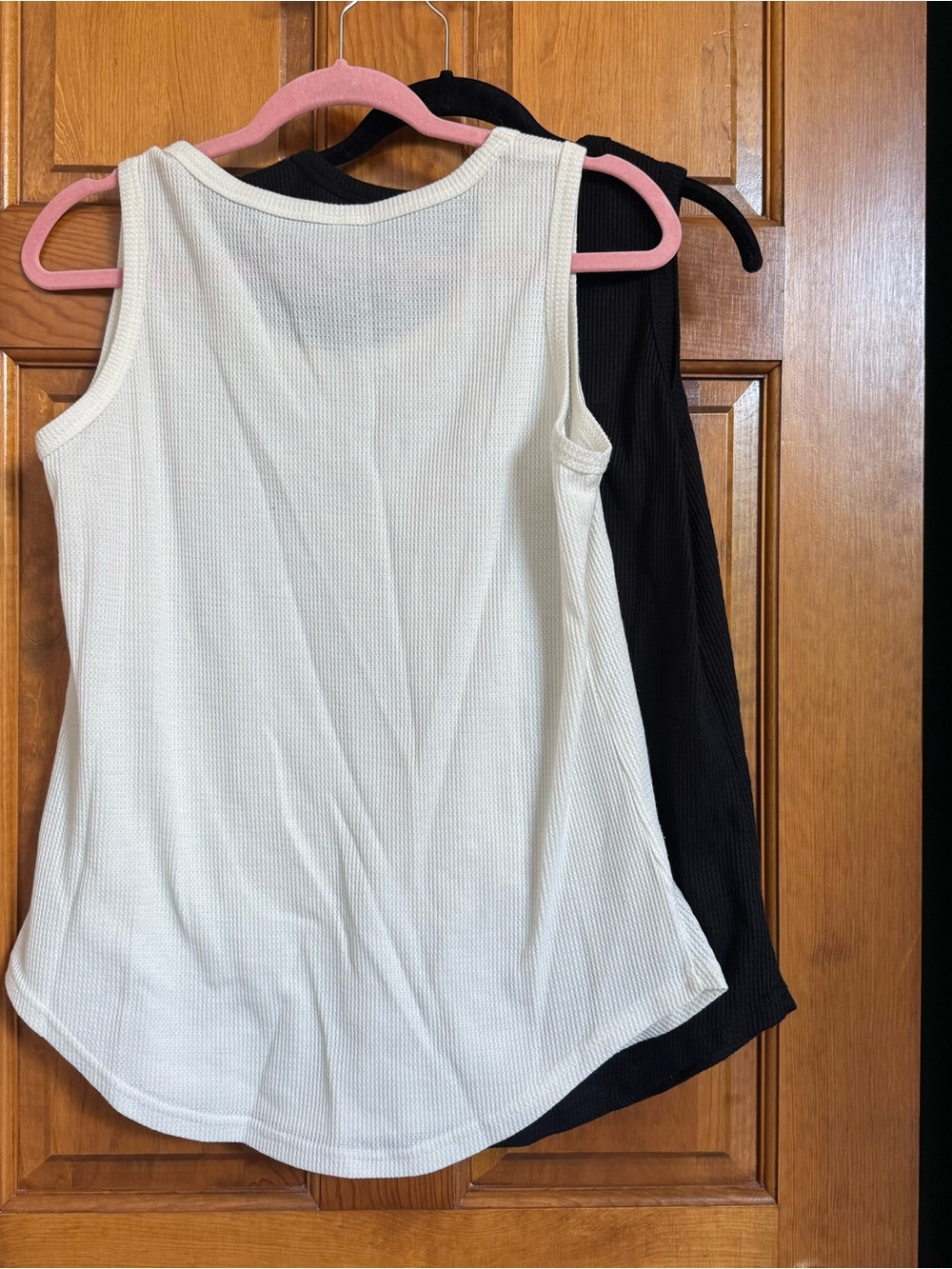π 5 for 25! ποΈ Bundle of 2 Longline Waffleknit Tanks - Picture 3 of 3